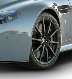 Aston Martin V12 Vantage S Roadster Breaks