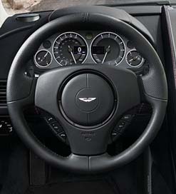 Aston Martin V12 Vantage S Roadster Control