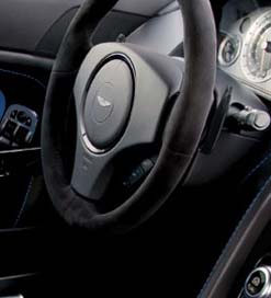 Aston Martin V8 Vantage S Control